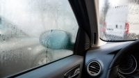 kaca mobil berembun Kenapa Kaca Mobil Berembun, Penyebab dan Cara Mengatasinya