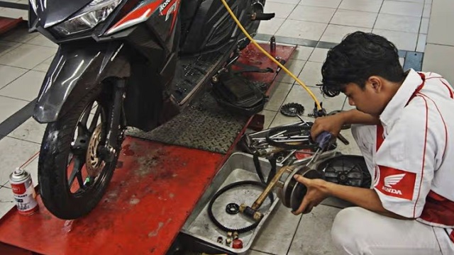 Pemilik Motor Harus Tahu, Servis Motor Berapa Bulan Sekali