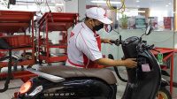 motor scoopy keluar asap putih Motor Scoopy Keluar Asap Putih, Ini Penyebab dan Solusinya