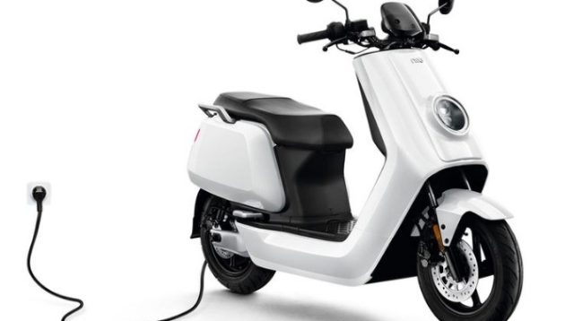 cas motor listrik Tips Aman Cas Motor Listrik di Rumah