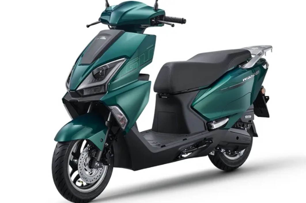 Honda NS125GU menawarkan konsumsi BBM 1,9 liter per 100 km, mesin 124 cc, dan pilihan rem CBS atau ABS untuk mobilitas harian.