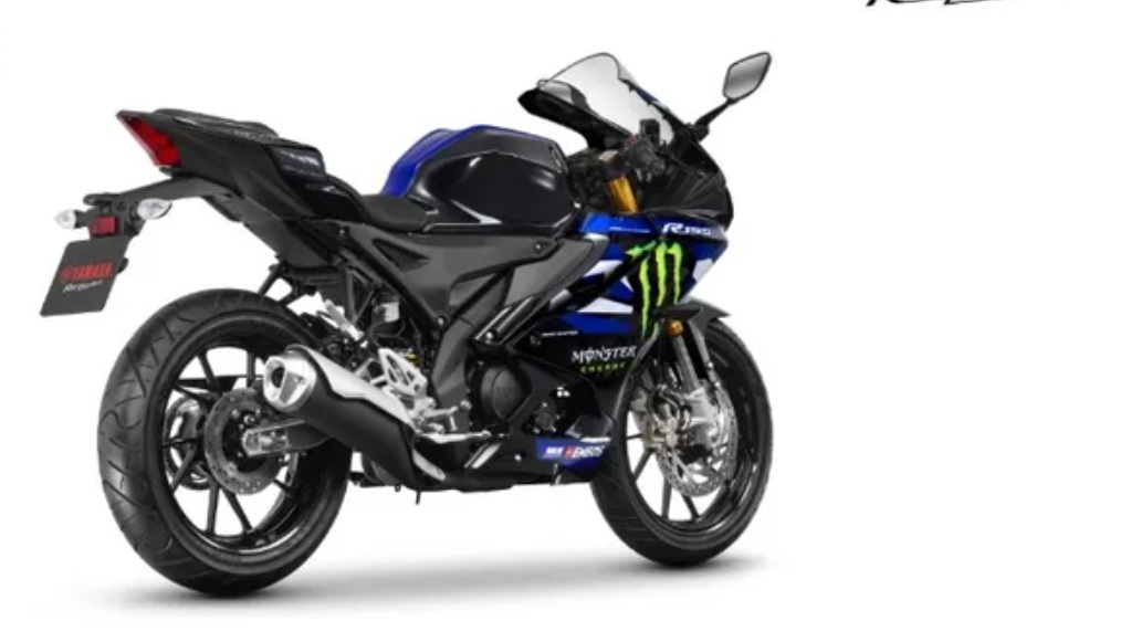 Yamaha R15M Monster Black hadir dalam edisi terbatas 100 unit, mengandalkan tampilan hitam khas dan karakter sport yang kental.
