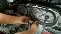 Kenali tanda vanbelt motor matik perlu diganti, mulai dari retakan, suara berisik, tarikan melemah, hingga jadwal pemeriksaan CVT.